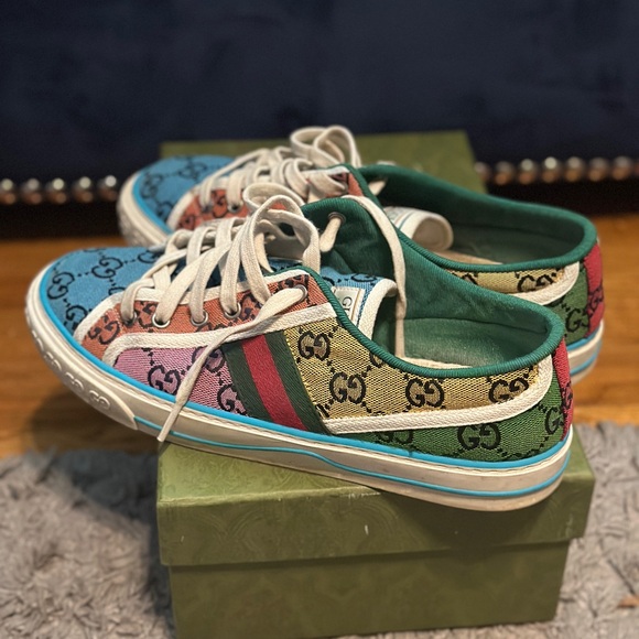 NEW CANVAS GUCCI (Authentic) Sneakers - Picture 1 of 8